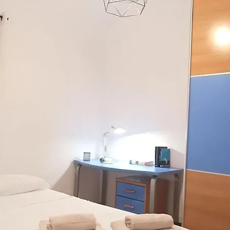 Casa Familiar Patio Y 2 Banos Con Aire Acondicionado Appartamento