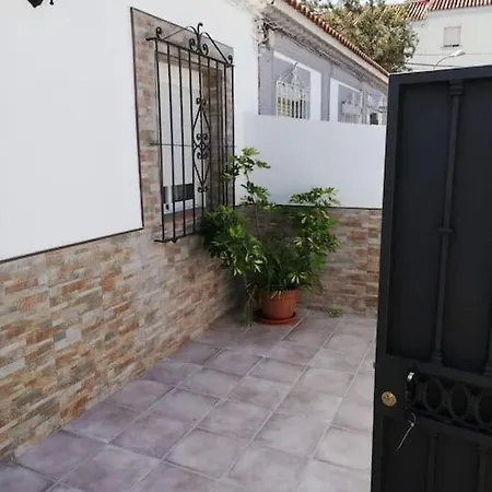 Casa Familiar Patio Y 2 Banos Con Aire Acondicionado * Málaga