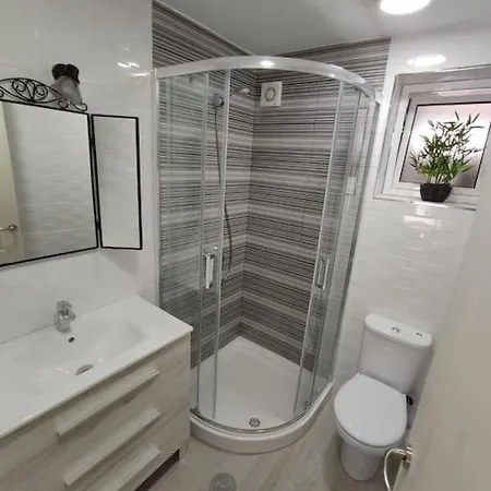 Appartamento Casa Familiar Patio Y 2 Banos Con Aire Acondicionado